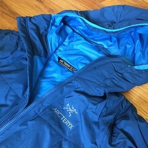 NEW Atom LT Hoody Women’s Small